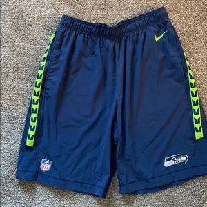 Men’s L Nike Seattle Seahawks training shorts
